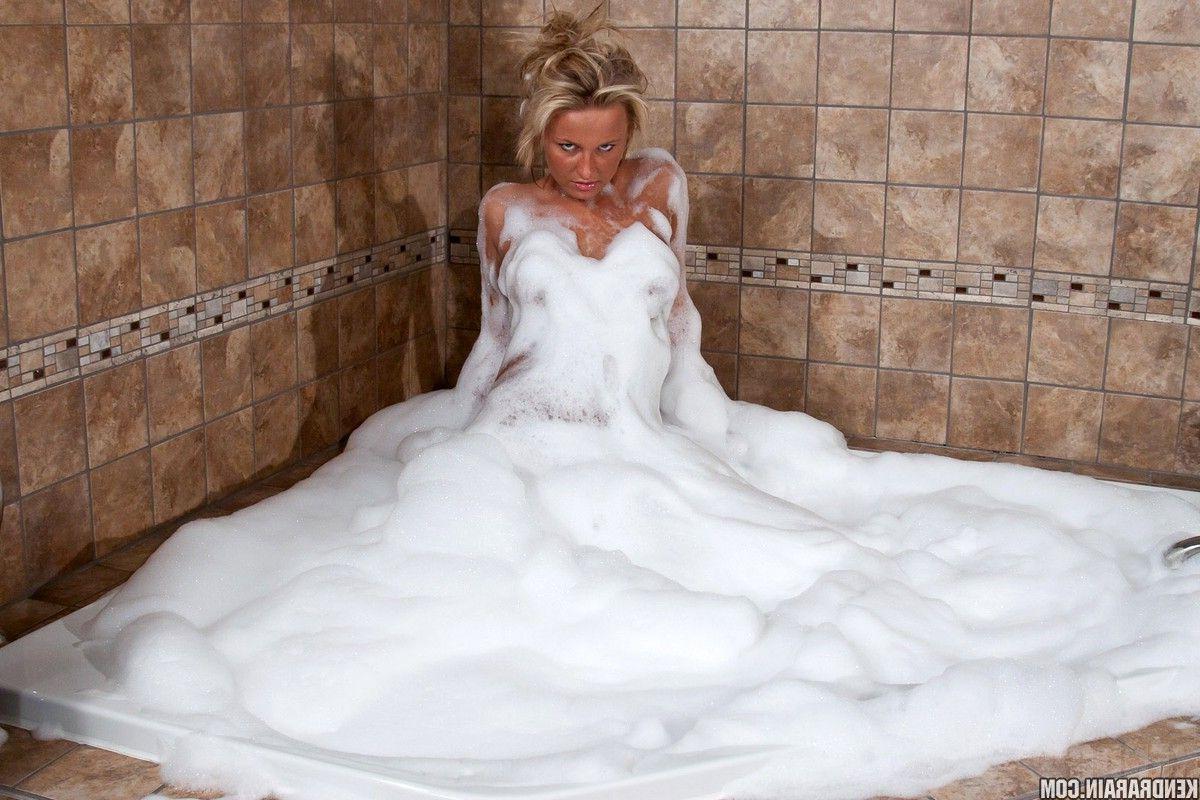 16P Pictures of teen girl Kendra Rain getting all soapy for you