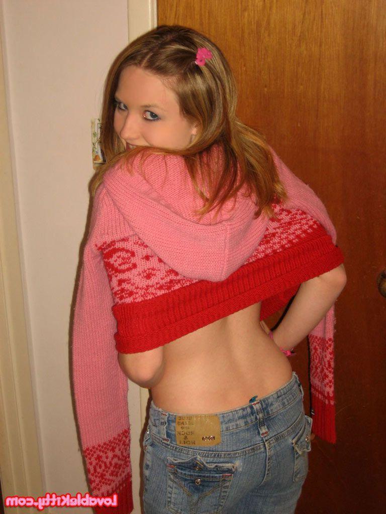15P Pictures of Lovable Kitty giving you a hot striptease
