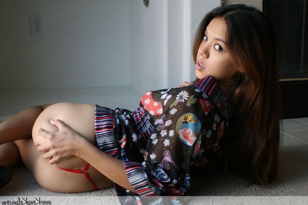 14P Pictures of teen Kona Kalani giving your cock a sexy tease