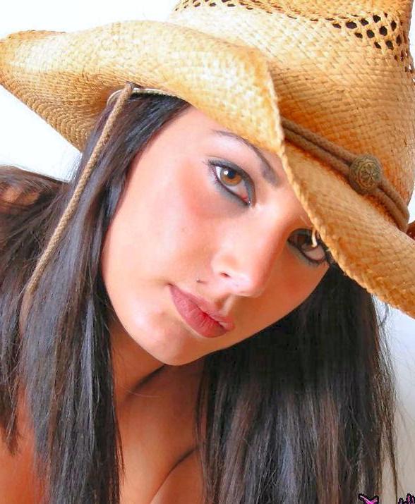 20P Pictures of Korri Angel giving you her perfect boobs
