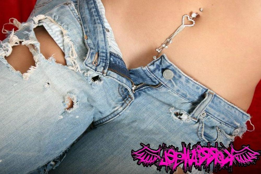 20P Pictures of teen babe Korri Angel giving you her perfect round tits