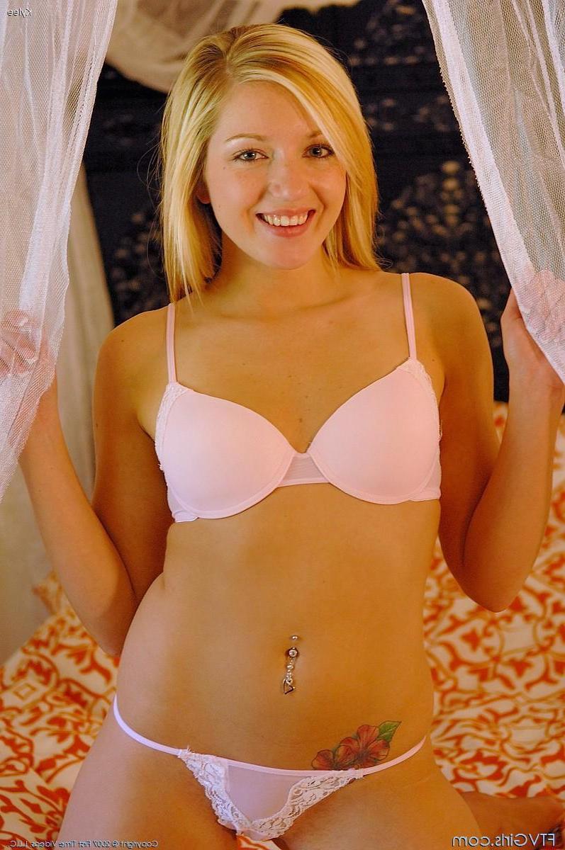 20P Pics of Kylee Reese playing with her tight teen pussy