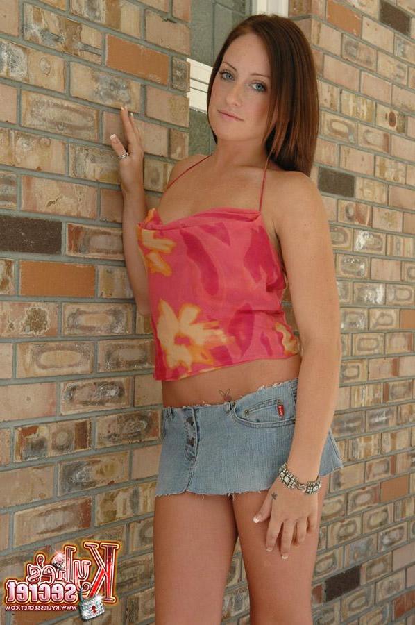 12P Auburn haired beauty Kylie stripping and teasing on the porch