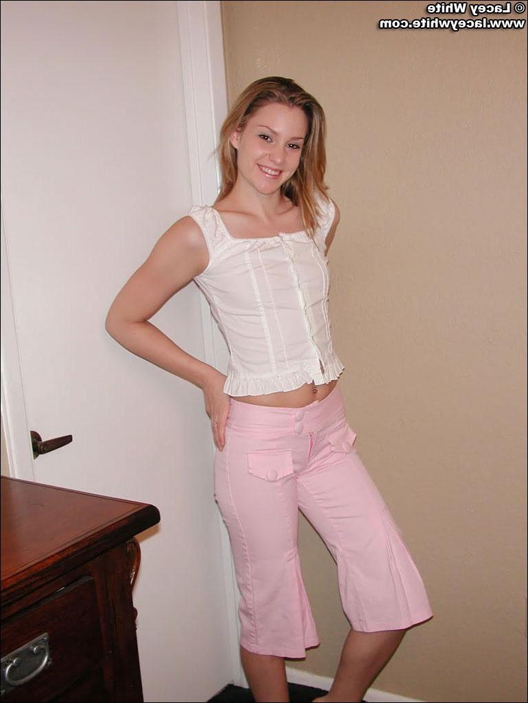 20P Pictures of teen model Lacey White stripping naked for you