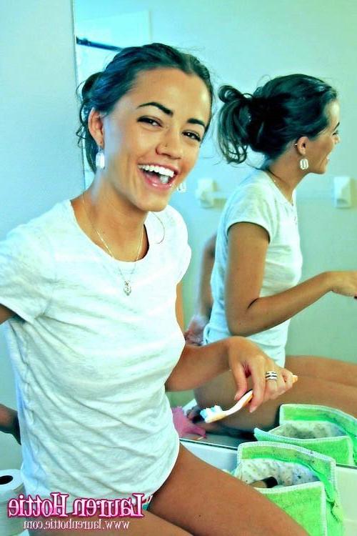 16P Pictures of Lauren Hottie fixing herself up in the bathroom