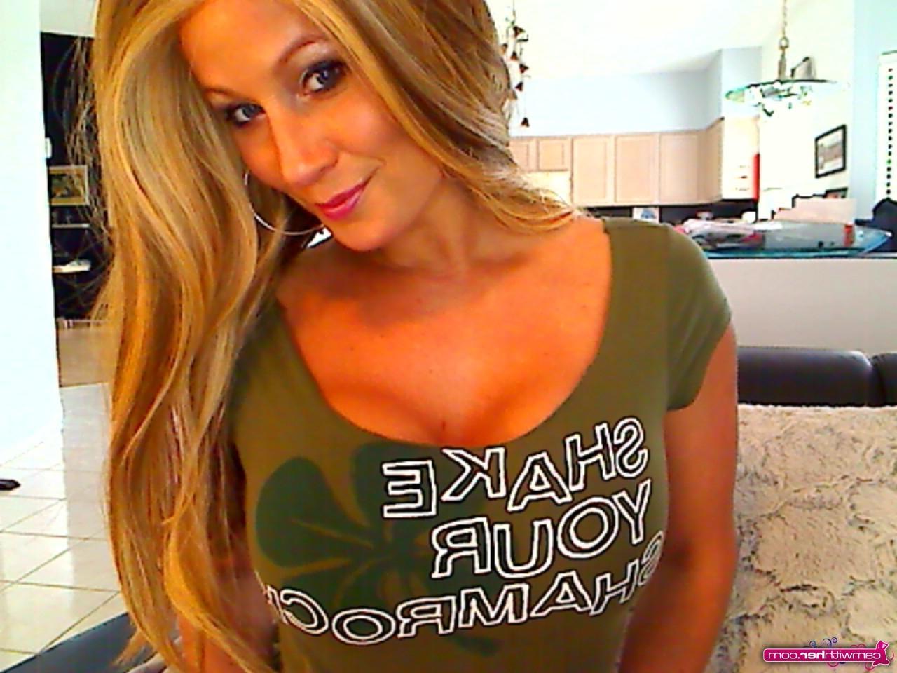 12P Layla Lynn in green for St Pattricks Day