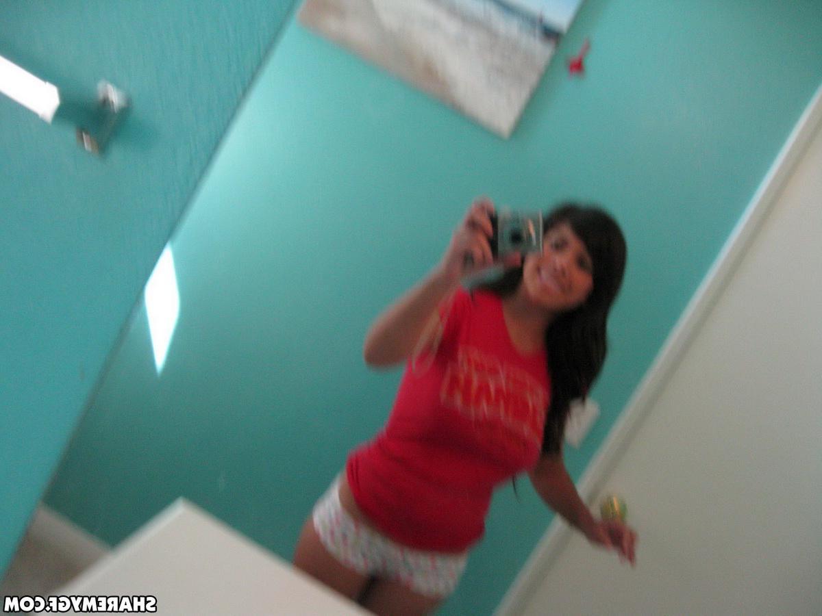 20P Busty latina GF Layla takes selfies of her hot body in the bathroom