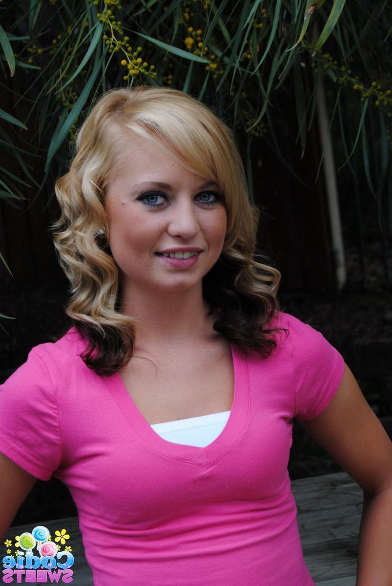 12P Teasing blonde Codie Sweets pulls down her tight jeans showing off her perfect teenage ass outdoors