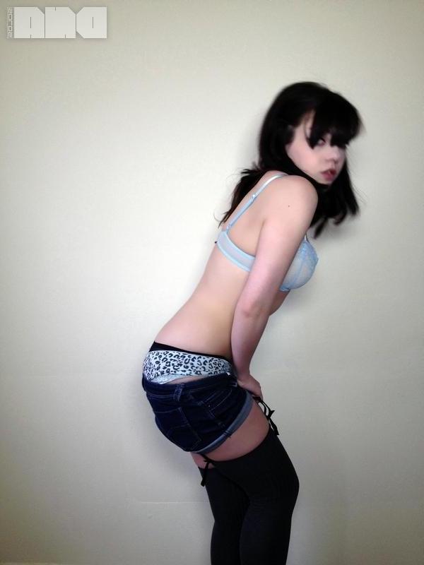 15P Pretty alt model Lilly Rose gives you a striptease next to the wall