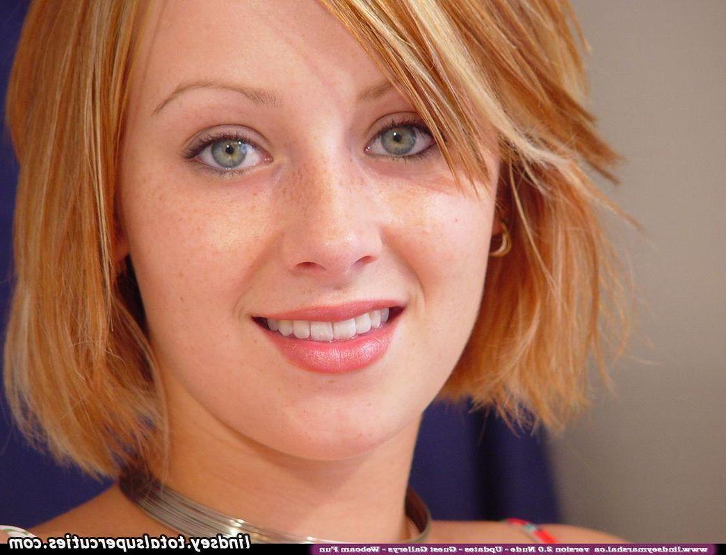 20P Pictures of teen Lindsey Marshal getting wet in the tub