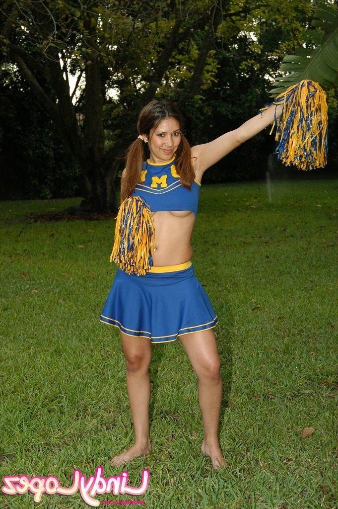 20P Pictures of Lindy Lopez giving you a sexy cheer