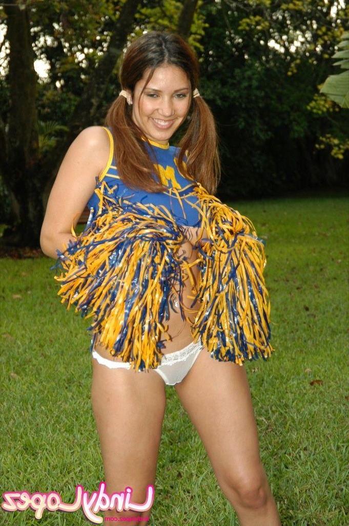 20P Pictures of Lindy Lopez giving you a sexy cheer