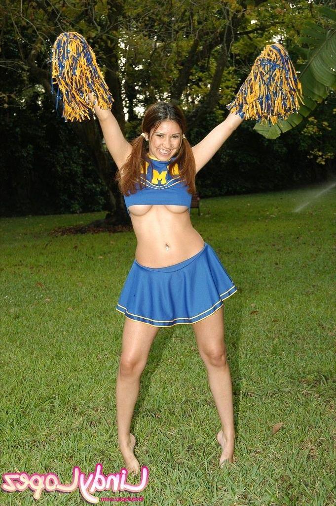 20P Pictures of Lindy Lopez giving you a sexy cheer
