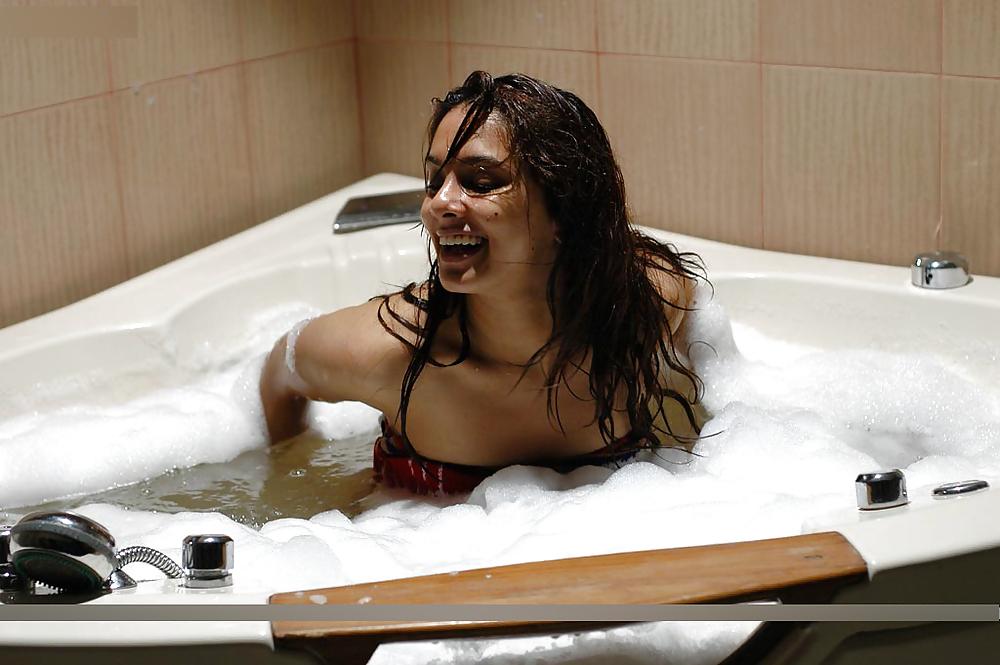 7P Bathing Teen