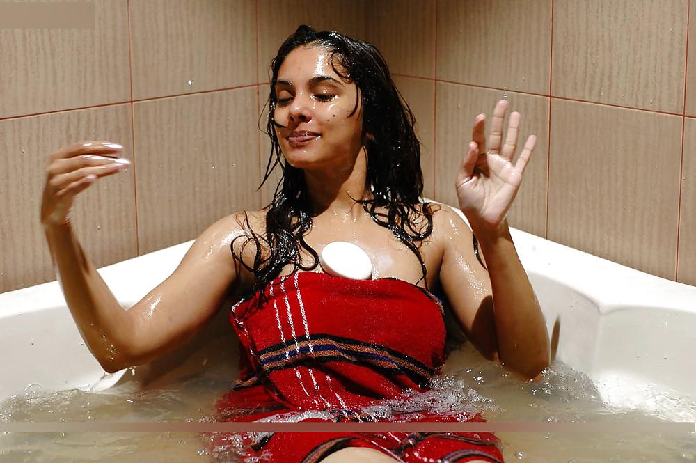 7P Bathing Teen