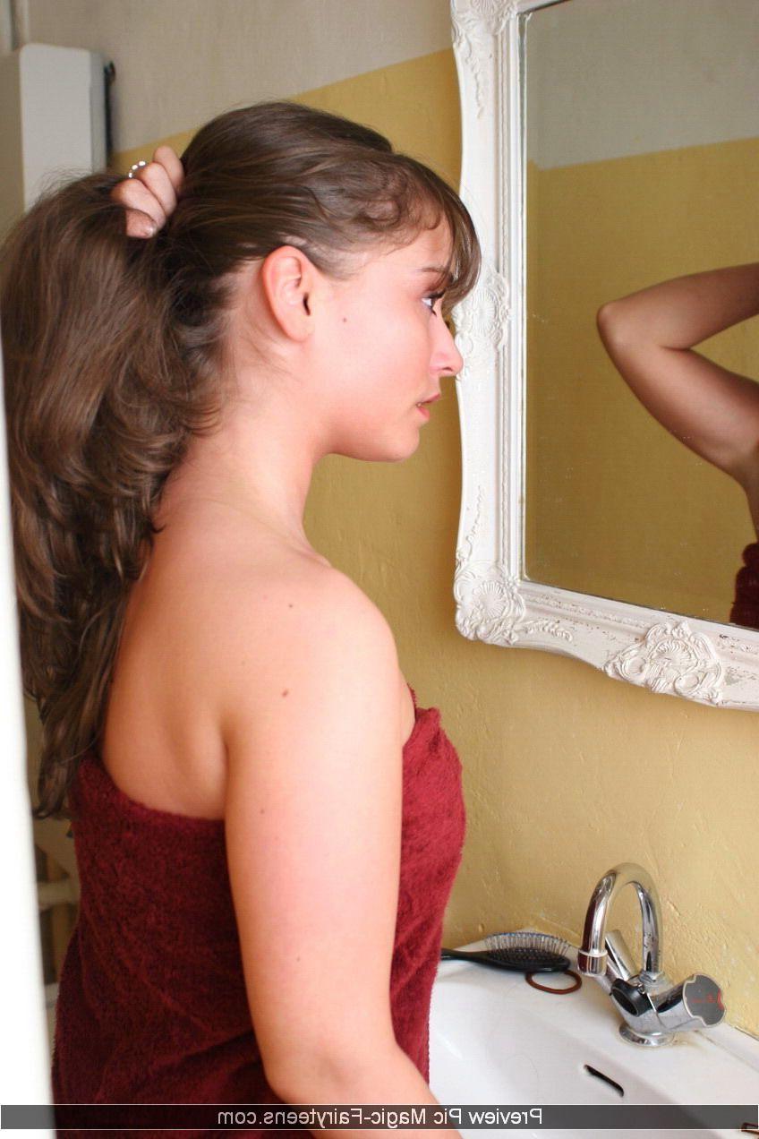 16P Pictures of Magic Kyleen showing her tits in the bathroom