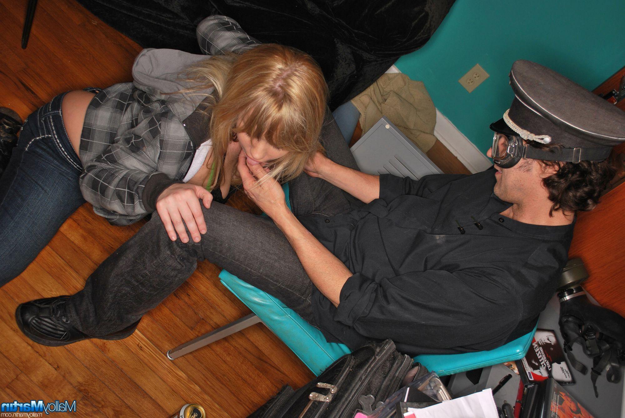 16P Pictures of teen amateur Malloy Martin giving a hot lapdance