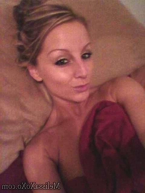 15P Pictures of Melissa XoXo taking sexy pics of herself in the bathroom