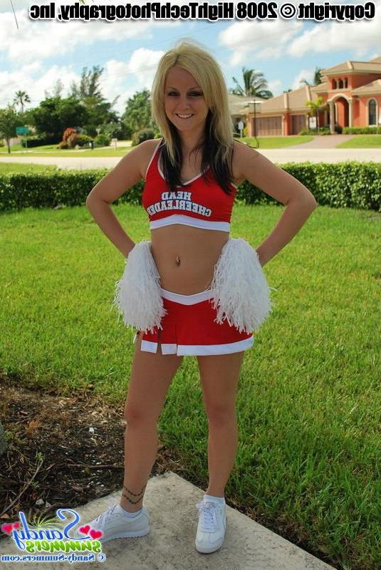20P Pictures of Melissa Matters giving a hot cheer for Sandy Summers