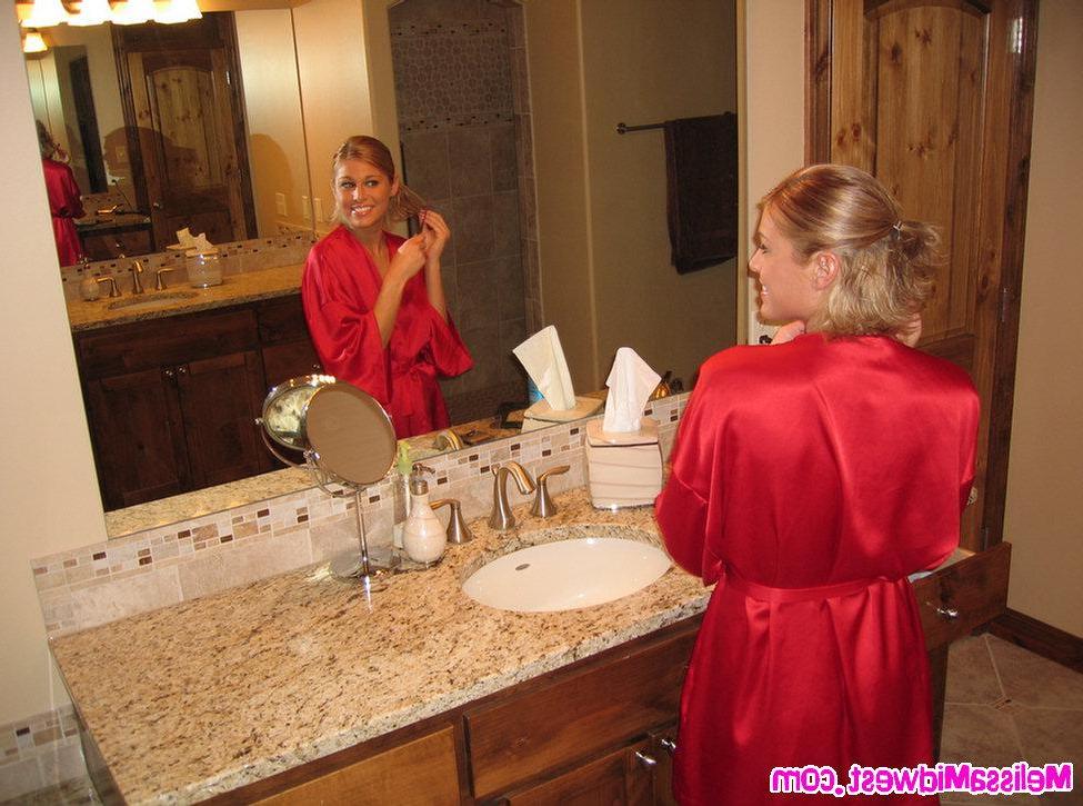 16P Melissa getting ready in the bathroom