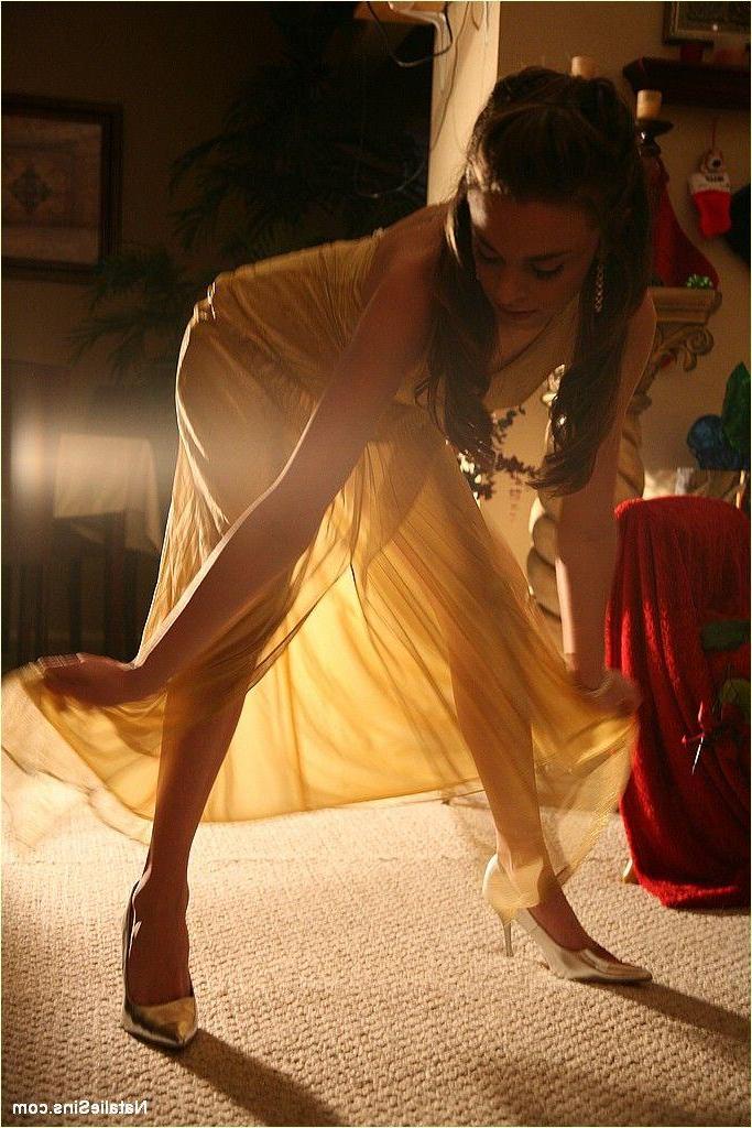 20P Pictures of Natalie Sins giving you an early Christmas present