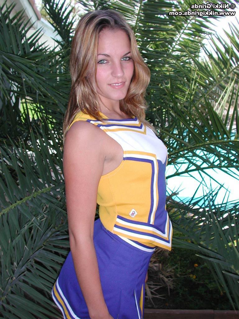 20P Pics of Nikki Grinds dressed as a sexy cheerleader