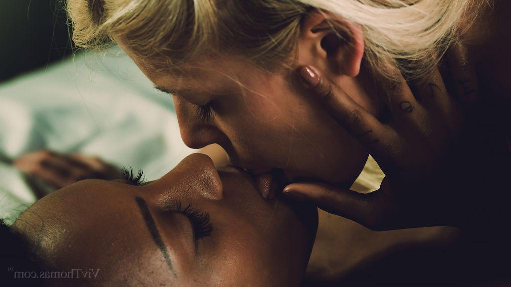 16P Lesbian hotties Sweet Cat and Noe Milk get each other off in "Illicit"