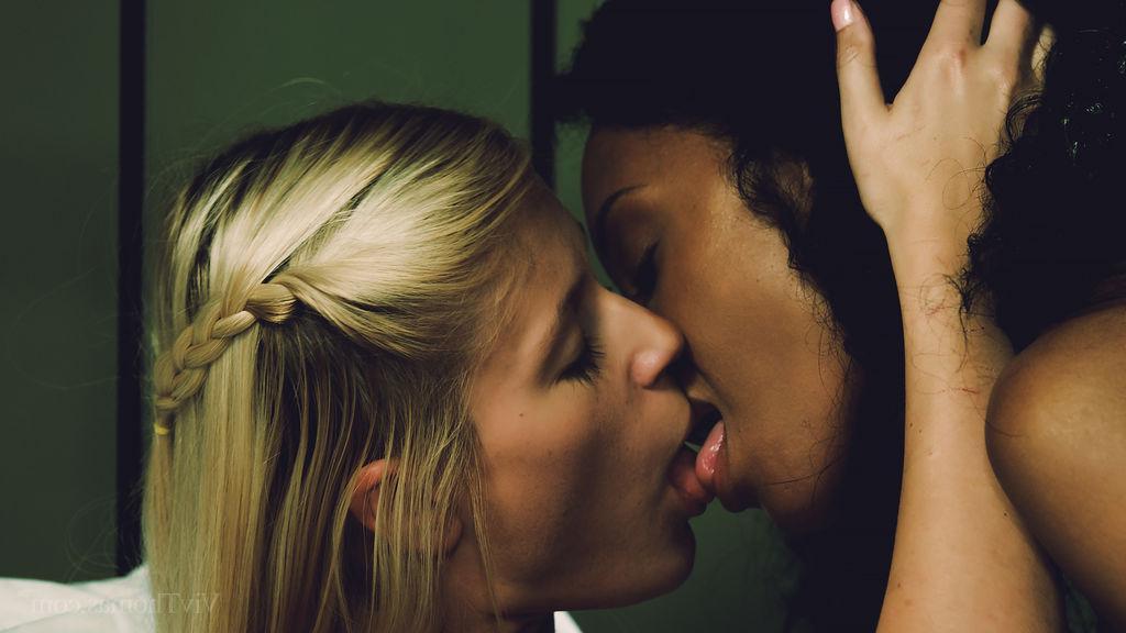 16P Lesbian hotties Sweet Cat and Noe Milk get each other off in "Illicit"