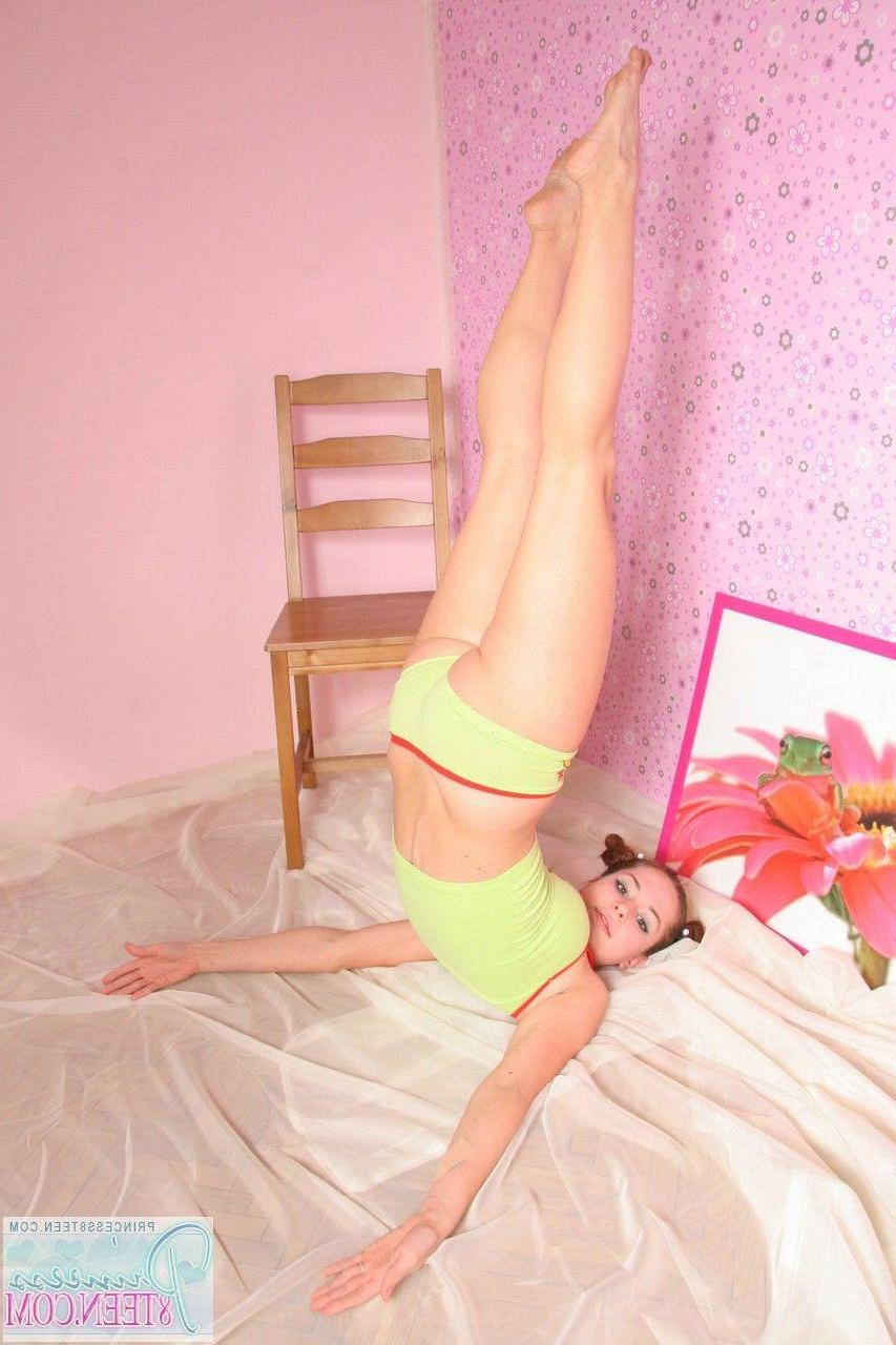 15P Pictures of Princess 8Teen giving you a hot tease