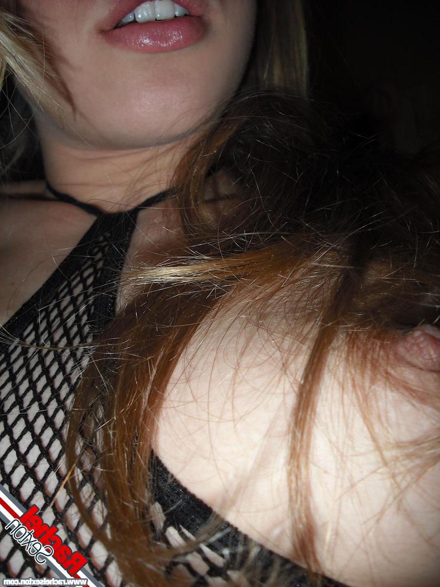 15P Pictures of teen model Rachel Sexton waiting for you in bed