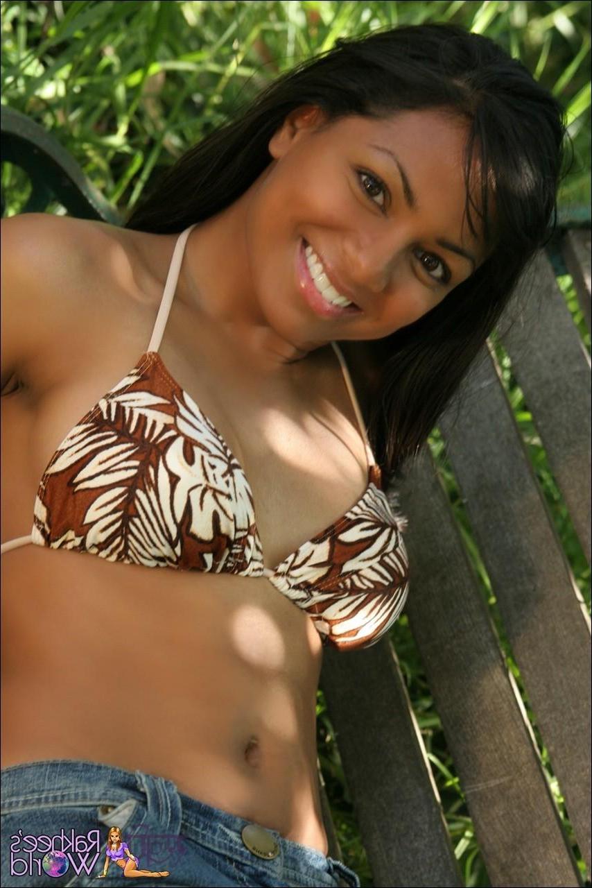 20P Pictures of Rakhee's World teasing you in a bikini top