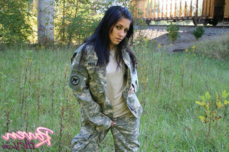16P Raven being an army brat