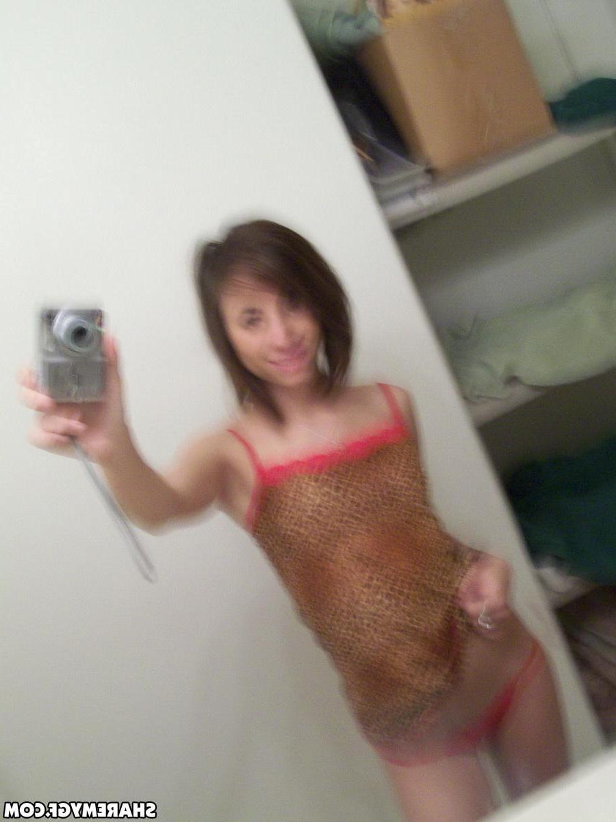 20P Brunette teen takes selfies of her hot body in the bathroom