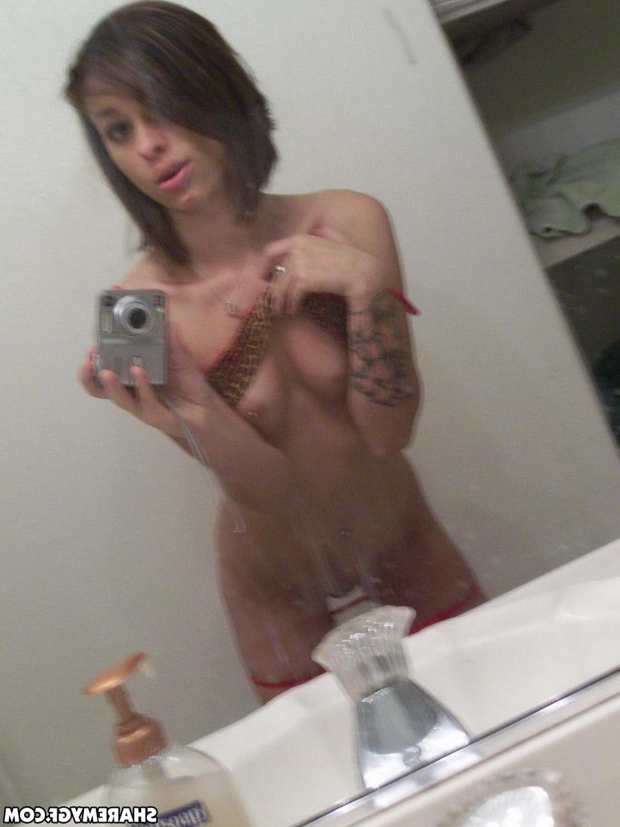 20P Brunette teen takes selfies of her hot body in the bathroom