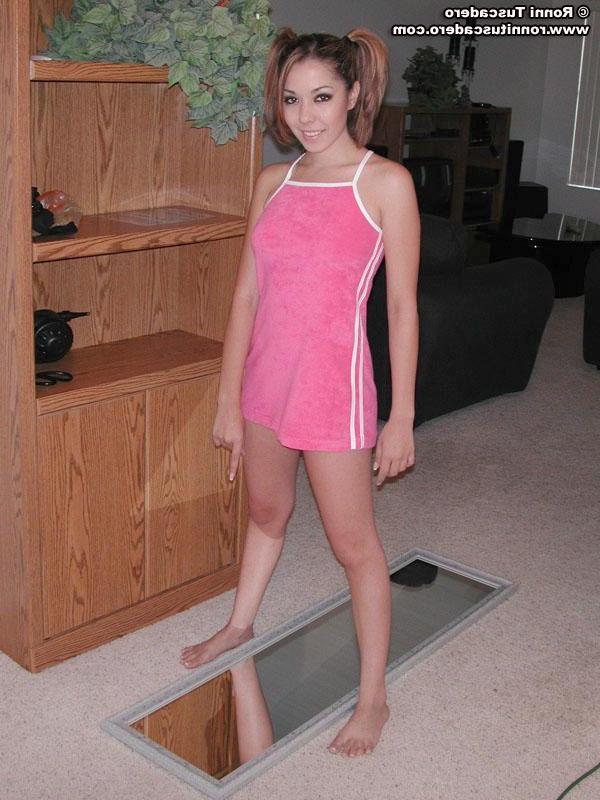 20P Pictures of Ronni Tuscadero playing with a mirror