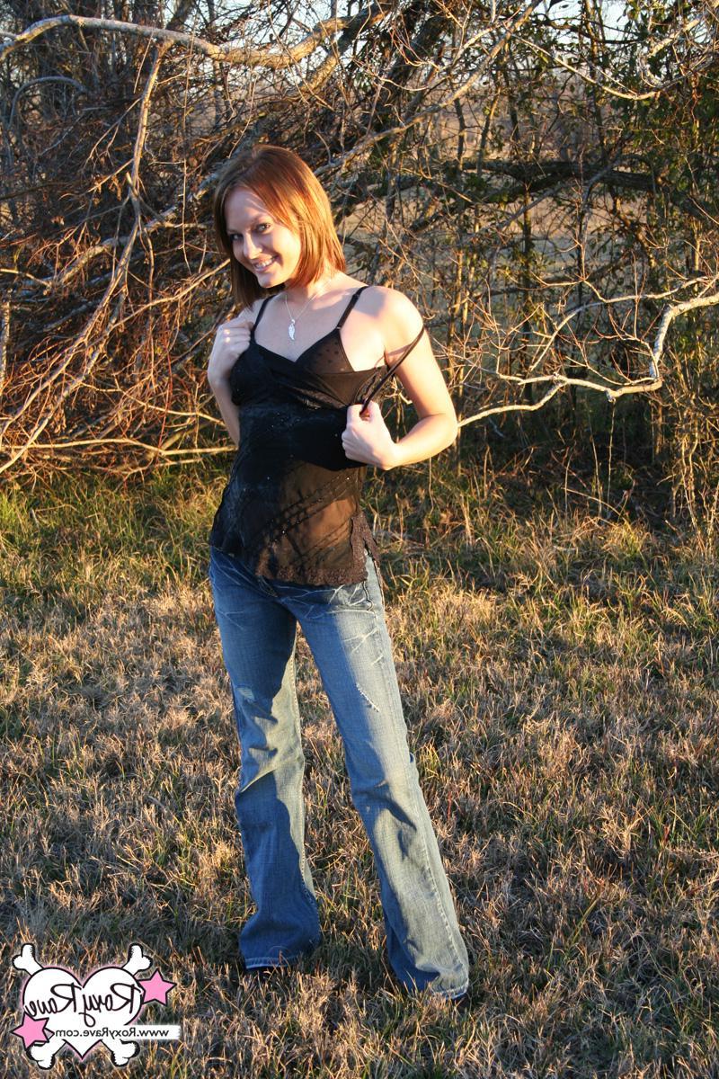 20P Pictures of teen star Roxy Rave teasing outside in her jeans