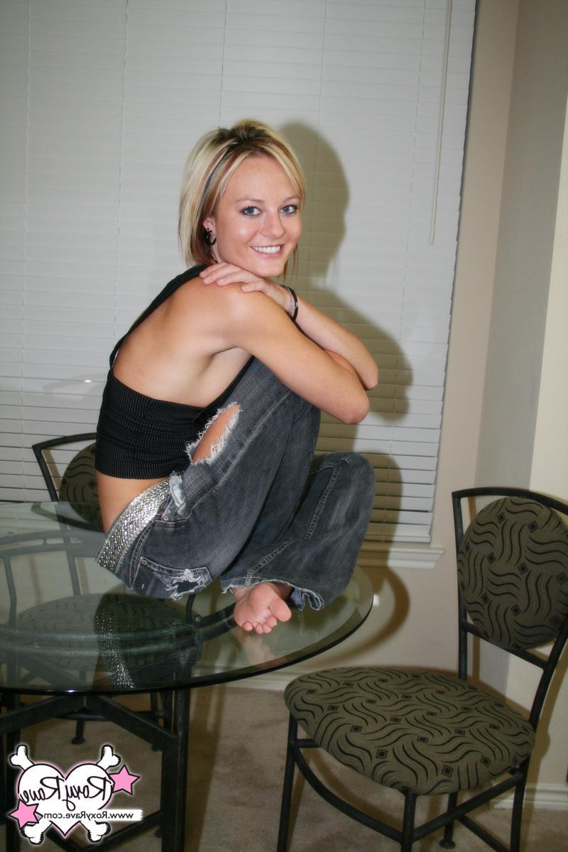 15P Pictures of Roxy Rave giving your cock a tease