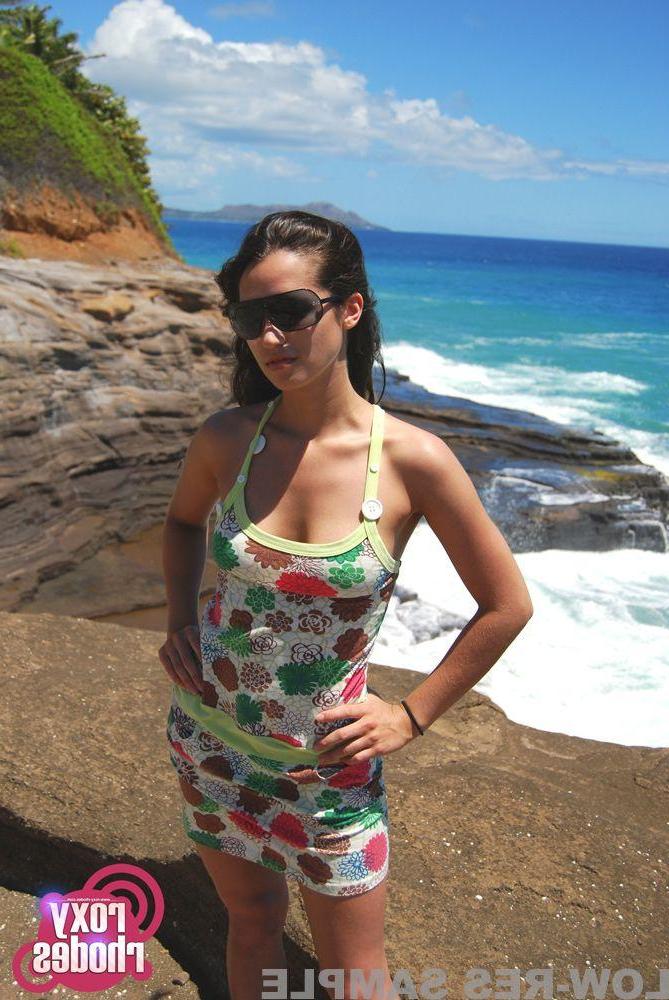 15P Pictures of Roxy Rhodes giving you her pussy outside
