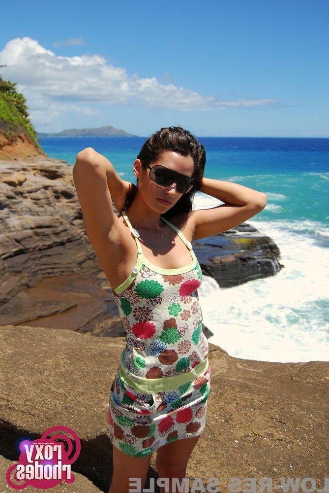 15P Pictures of Roxy Rhodes giving you her pussy outside