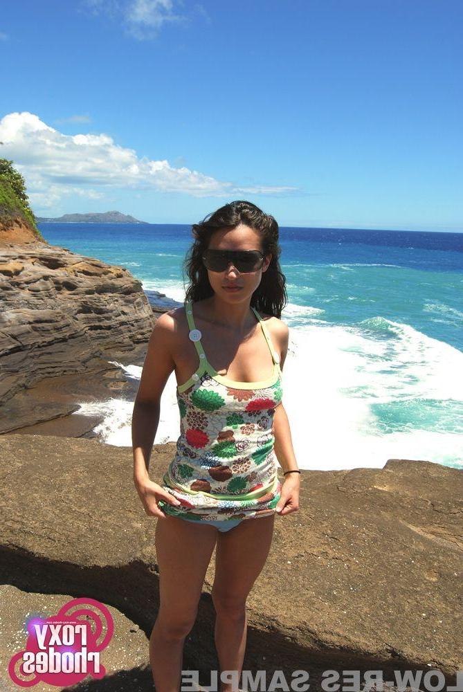 15P Pictures of Roxy Rhodes giving you her pussy outside
