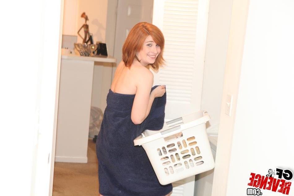 12P Redhead coed Sadie Kennedy makes a sex tape at home