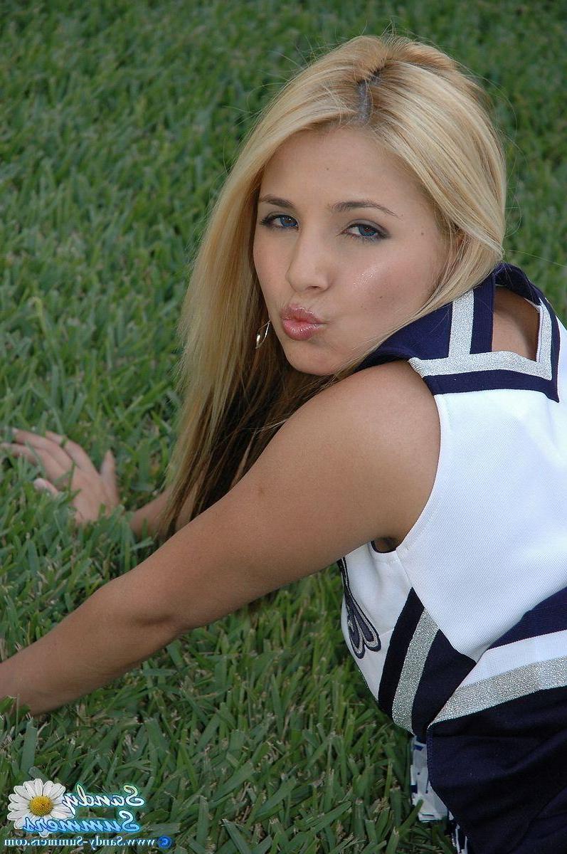 20P Pictures of teen babe Sandy Summers dressed as a sexy cheerleader