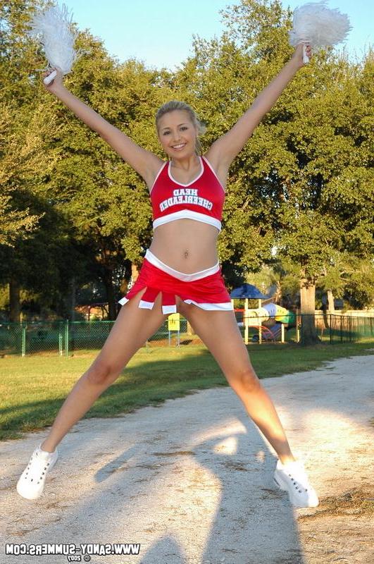 16P Pictures of teen star Sandy Summers giving you a cheer