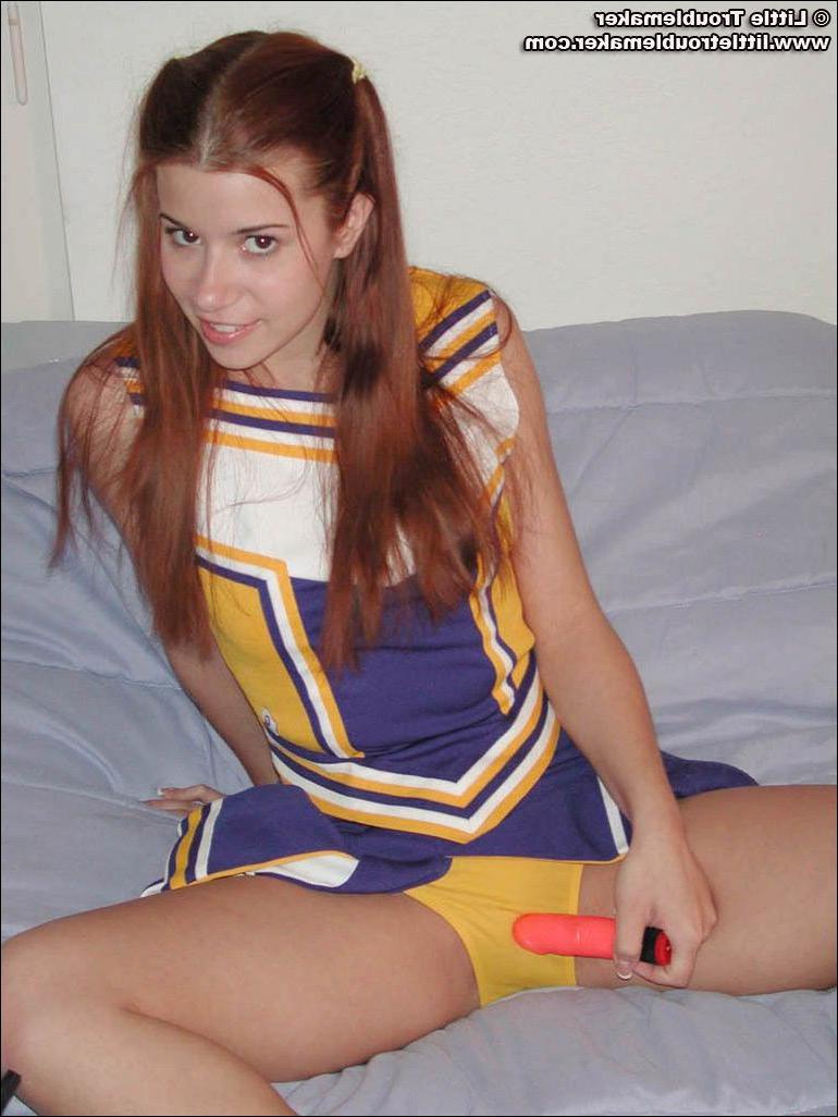 20P Pictures of teen amateur Little Troublemaker getting her pussy ready for you