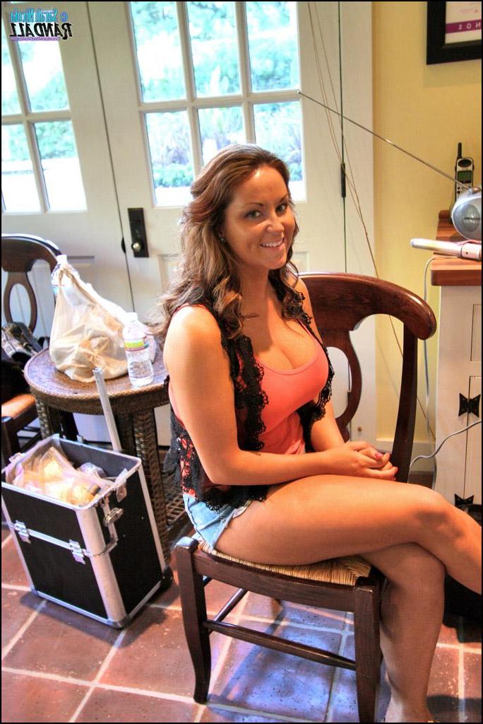 15P Candids of Sarah's holiday bikini shoot