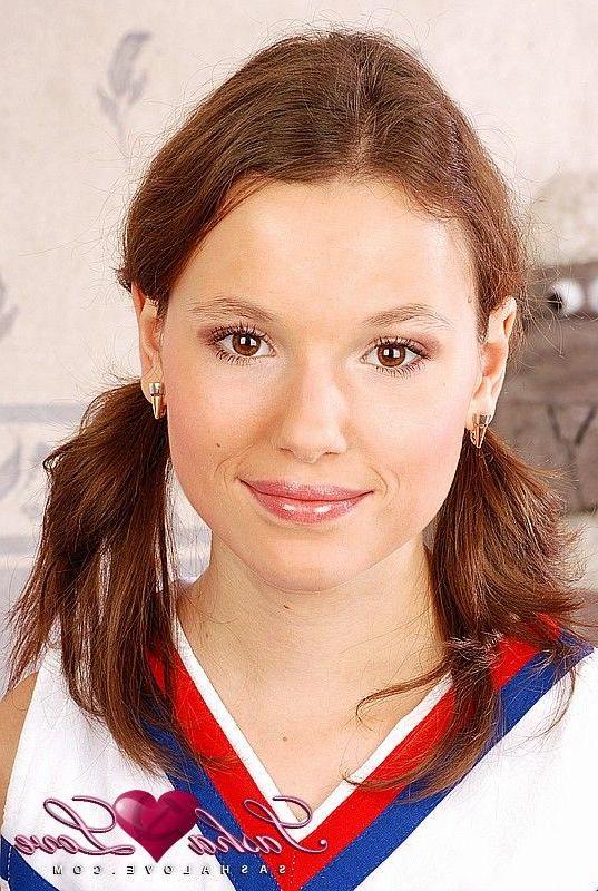 15P Pictures of teen Sasha Love dressed as a hot cheerleader