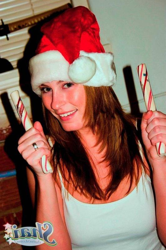 16P Pictures of Shai West giving herself a special xmas gift