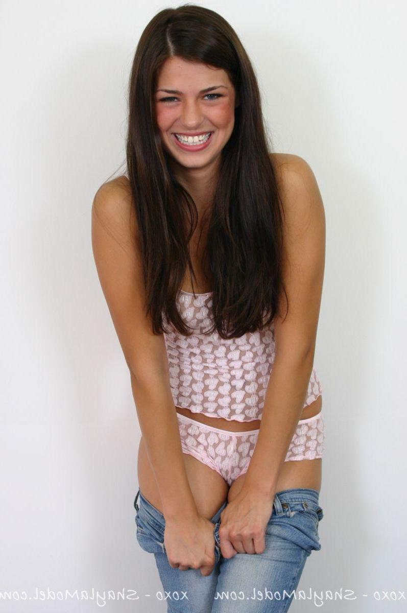 20P Pictures of teen cutie Shayla Model slipping out of her jeans