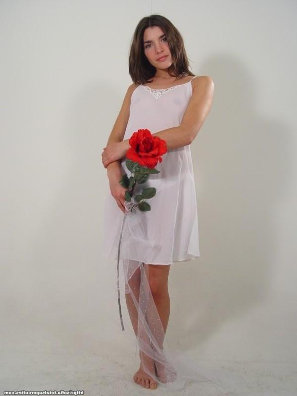 15P Sofia models in these artistic pictures