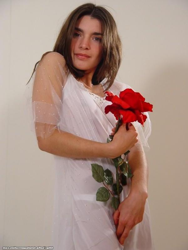 15P Sofia models in these artistic pictures